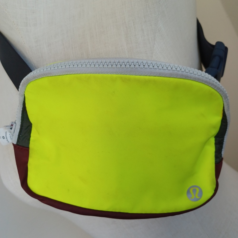 Lululemon Everywhere Belt Bag Neon Yellow Gray Burgundy Nylon Adjustable Strap - Picture 3 of 11